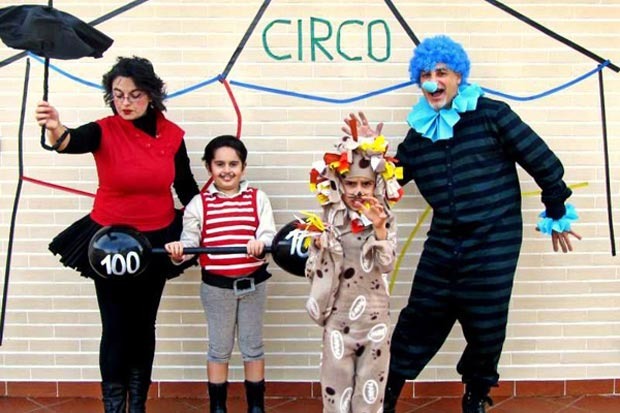 1.183^costume-carnevale-famiglia_circo.jpg